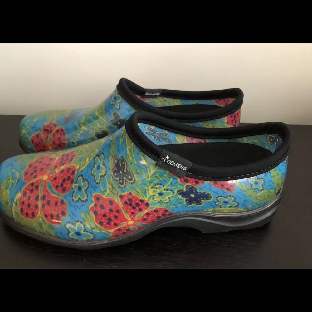 SLOGGERS COLORFUL AND COMFORTABLE